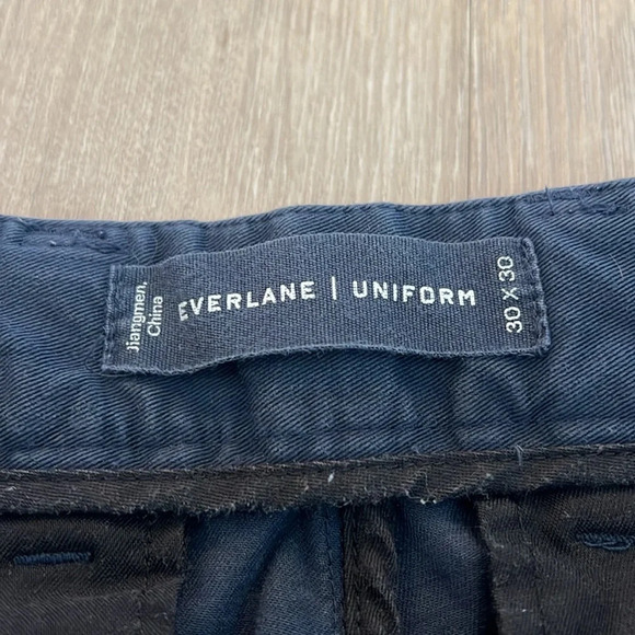 Everlane Men’s Navy Performance-Uniform Slim Pants - Picture 3 of 5